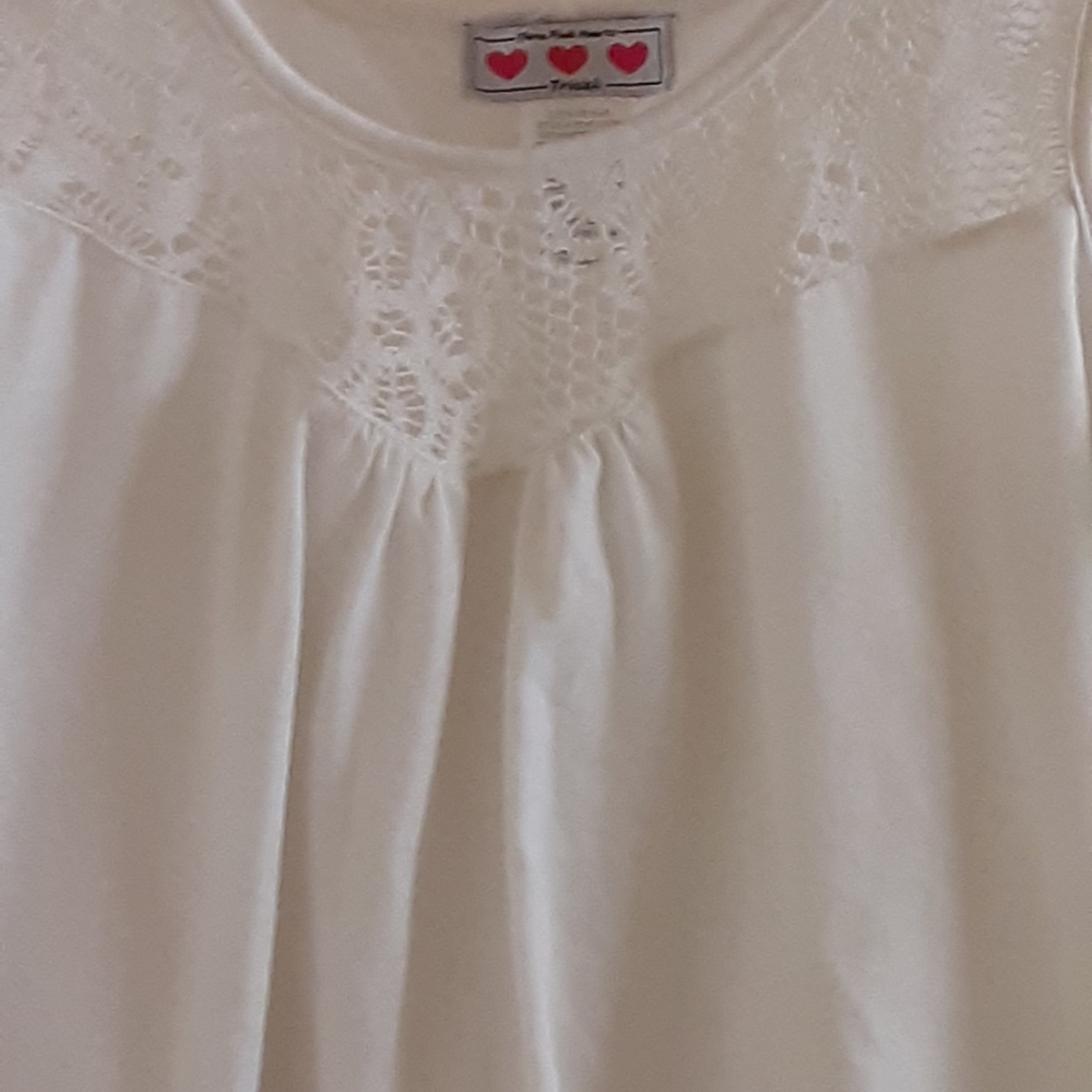 White tank top by three pink hearts